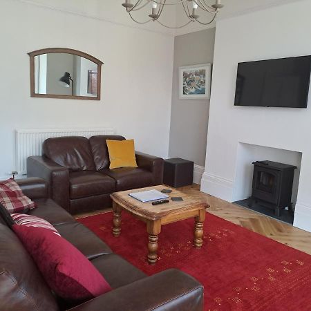 Spinnaker - Self Catering Apartment, Tenby Eksteriør billede