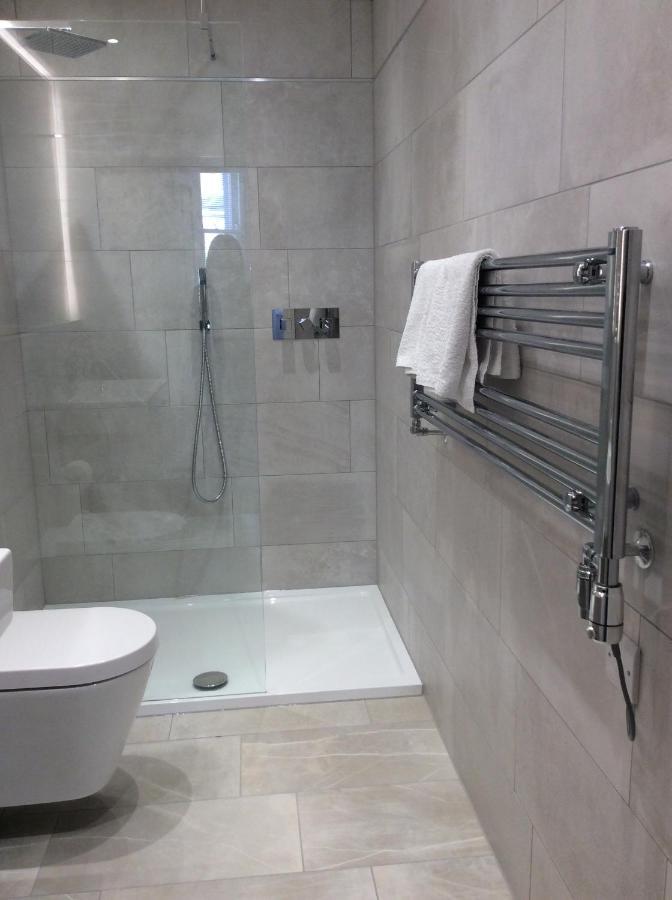 Spinnaker - Self Catering Apartment, Tenby Eksteriør billede