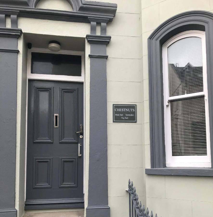 Spinnaker - Self Catering Apartment, Tenby Eksteriør billede