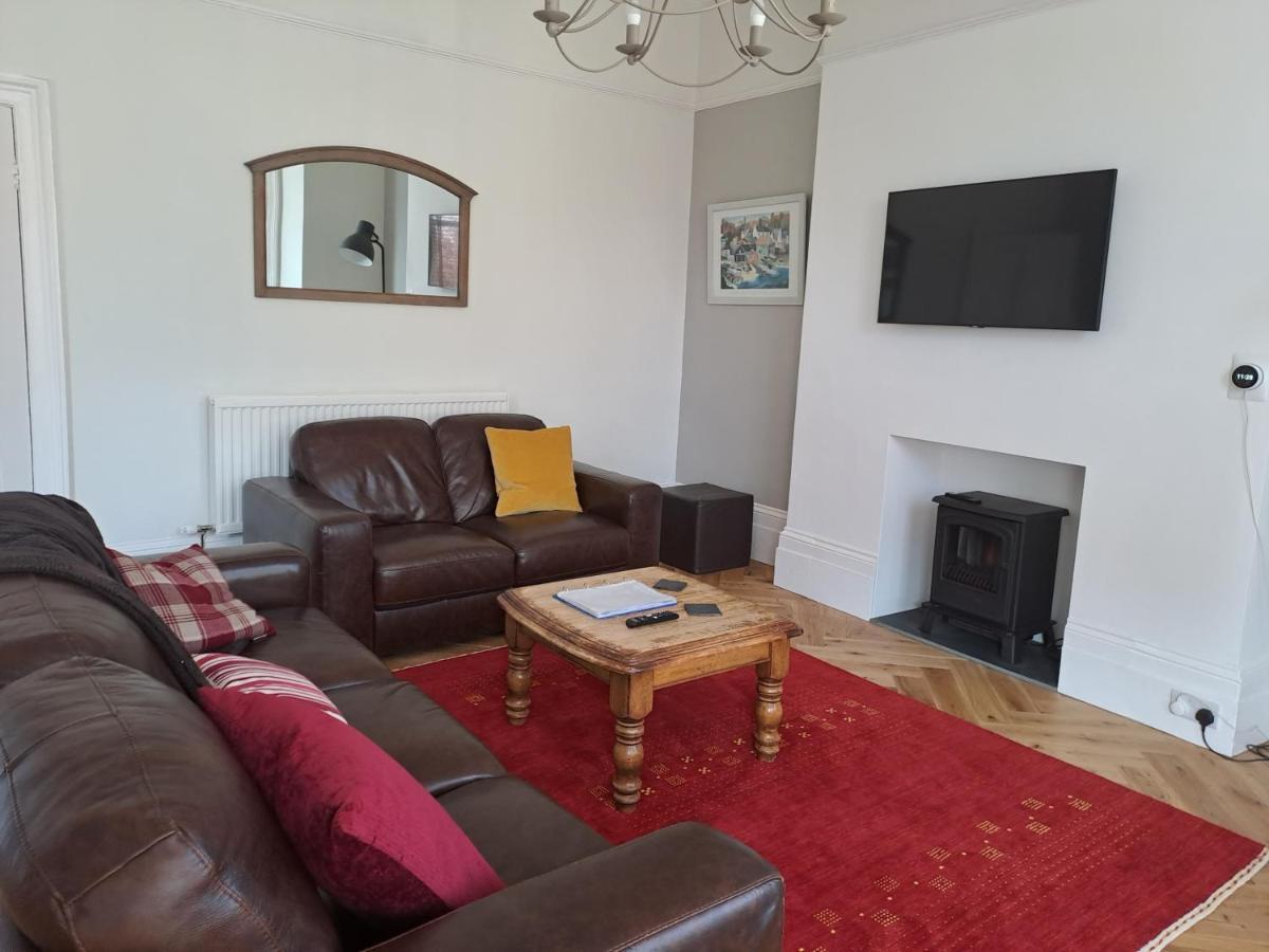 Spinnaker - Self Catering Apartment, Tenby Eksteriør billede